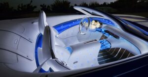 Mit dem luxuriösen Interieur des Vision Mercedes-Maybach 6 Cabriolet zeigt Mercedes-Benz eine neue Synthese von Intelligenz und Emotion. With the luxurious interior of the Vision Mercedes-Maybach 6 Cabriolet, Mercedes-Benz demonstrates a new synthesis of intelligence and Emotion.